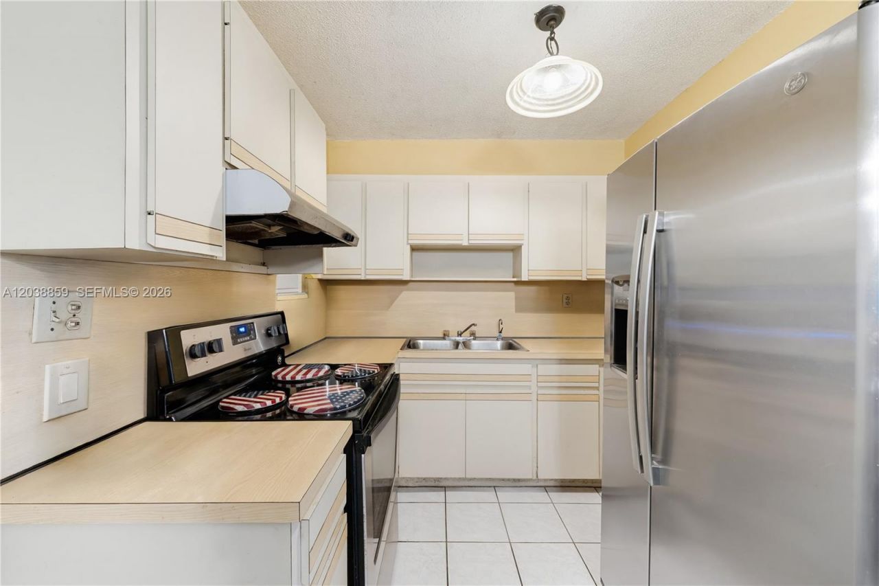 3035 NW 83 St, Miami, FL 33147 Photo