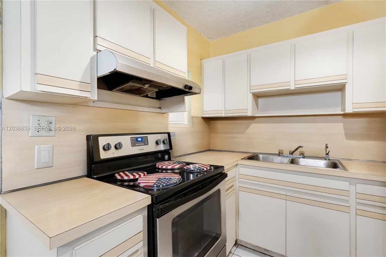 3035 NW 83 St, Miami, FL 33147 Photo