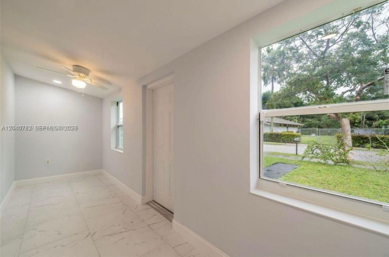 425 NW 14th Way , Fort Lauderdale, FL 33311 Photo