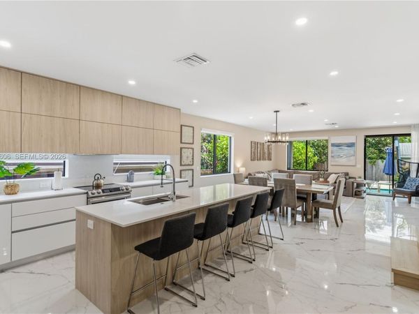 809 SW 10th Ter, Fort Lauderdale, FL 33315