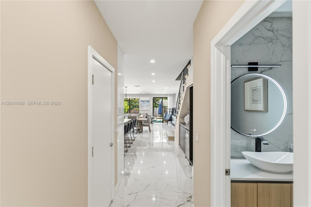 809 SW 10th Ter, Fort Lauderdale, FL 33315 Photo