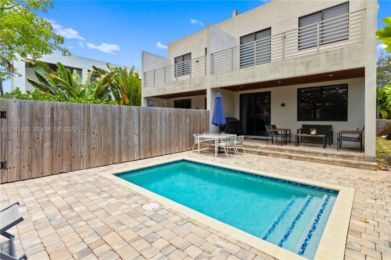 809 SW 10th Ter, Fort Lauderdale, FL 33315 Photo