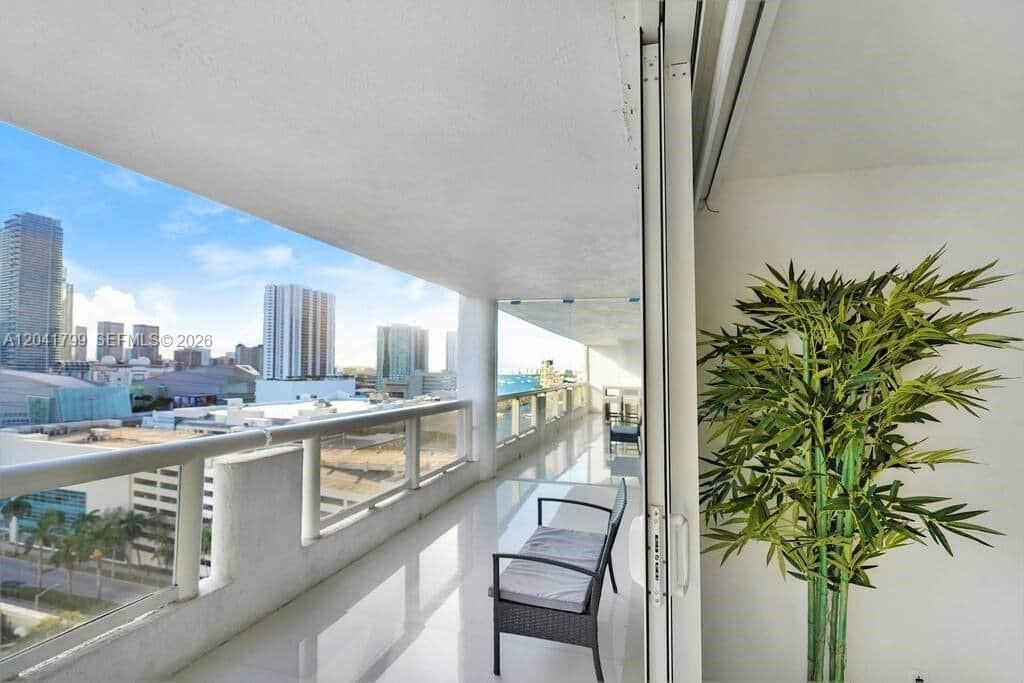 1717 N Bayshore Dr, Unit A-2056, Miami, FL 33132 Photo