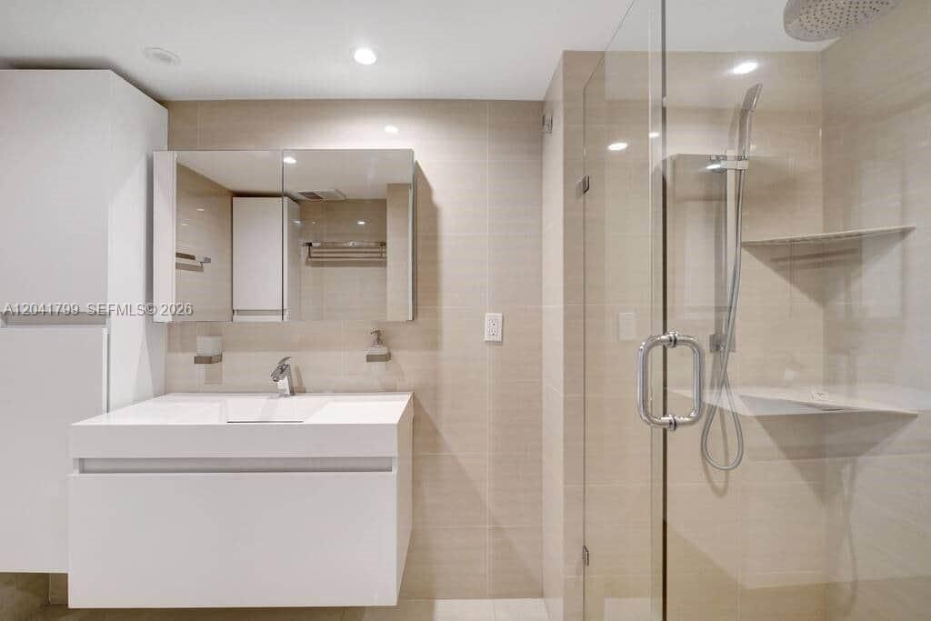1717 N Bayshore Dr, Unit A-2056, Miami, FL 33132 Photo