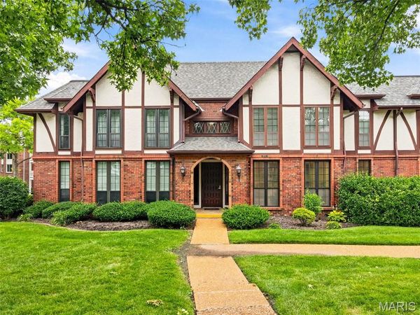 929 Claytonbrook Drive , Unit 2, Ballwin, MO 63011
