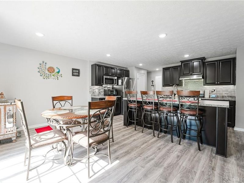 1015 Colonial Way, Dayton, OH 45424 Photo 15