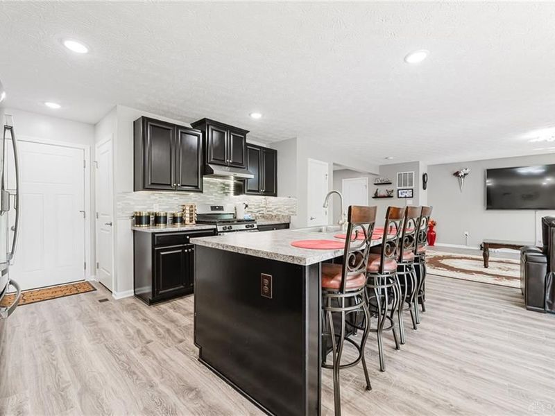 1015 Colonial Way, Dayton, OH 45424 Photo 18