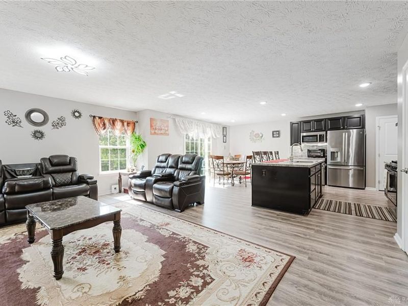 1015 Colonial Way, Dayton, OH 45424 Photo 7