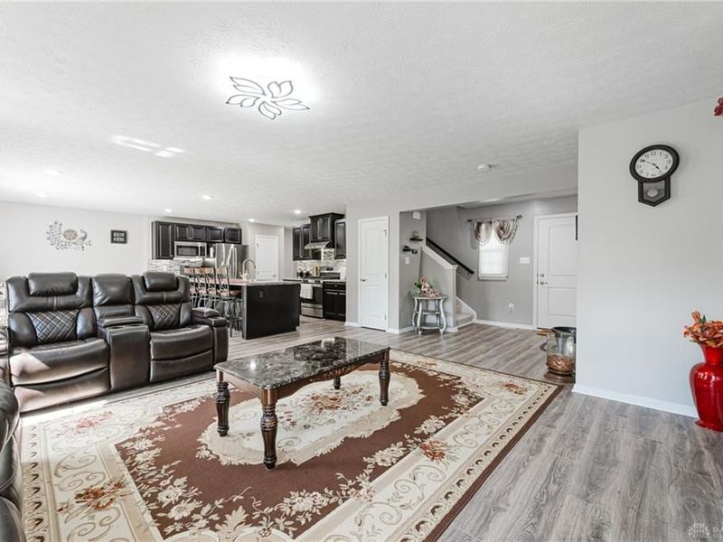 1015 Colonial Way, Dayton, OH 45424 Photo 8