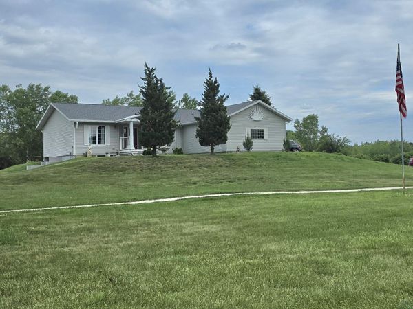 2904 B Avenue, Winnebago, NE 68071