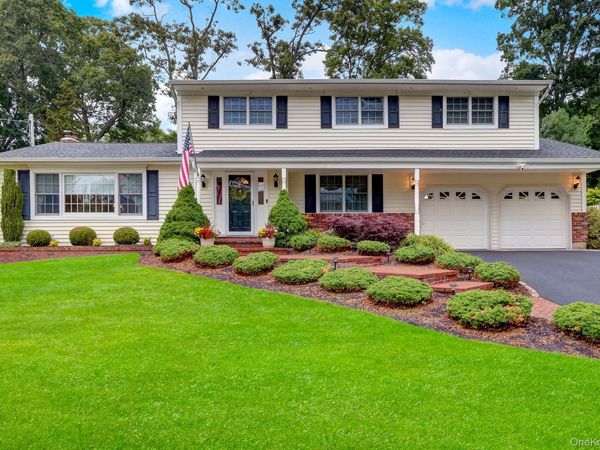 9 Briar Path , East Setauket, NY 11733