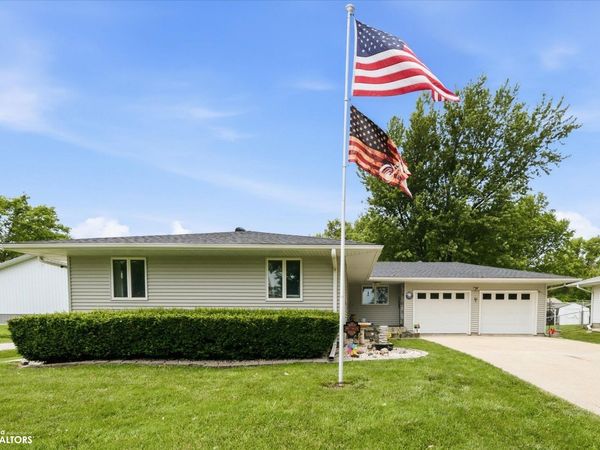 205 Mannavista Lane, Griswold, IA 51535