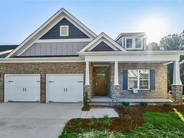 1952 Michelle Drive , Clemmons, NC 27012