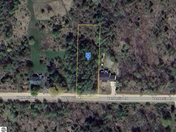 1601 Vanderlip Road, Traverse City, MI 49686
