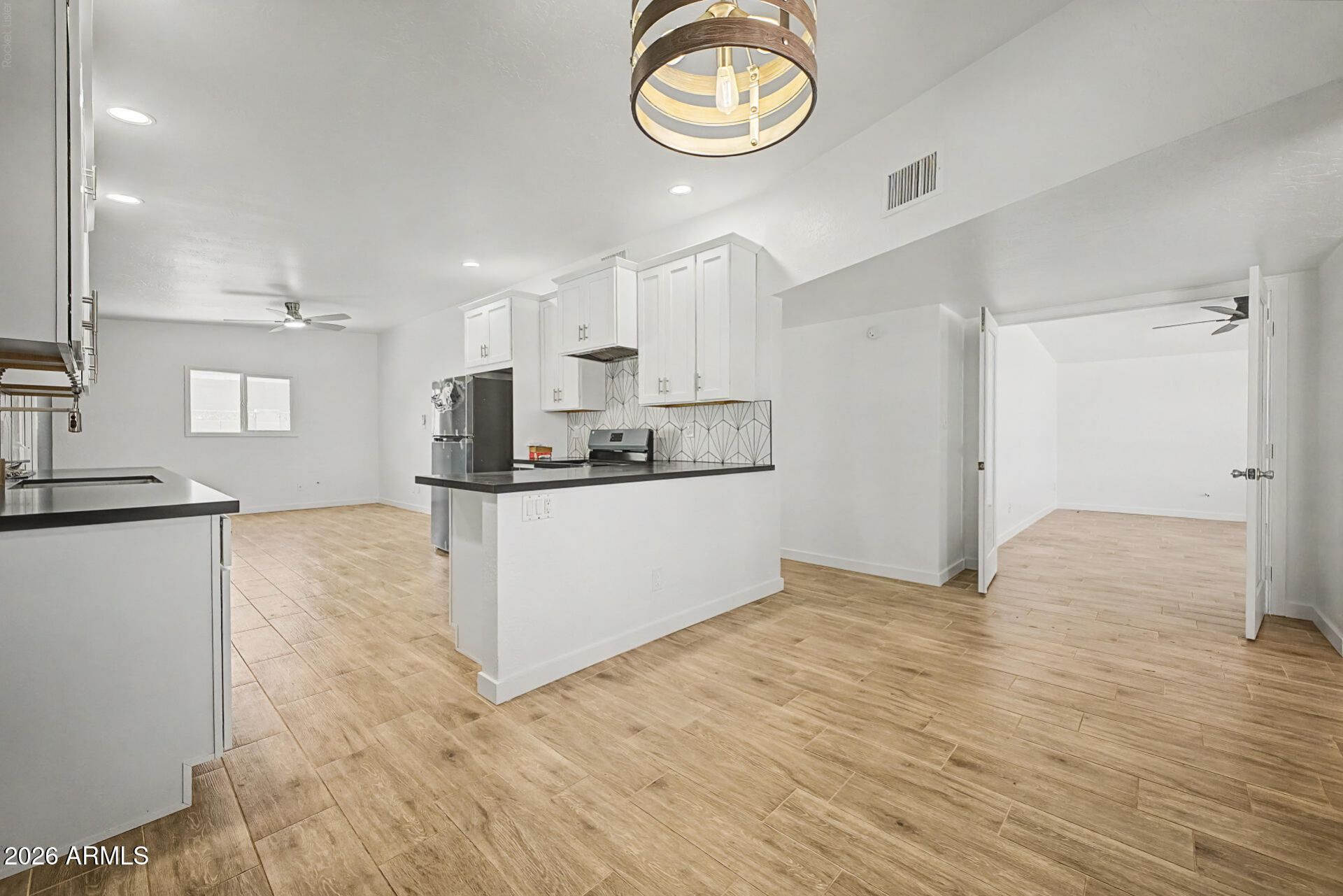 3601 E Laurel Lane, Phoenix, AZ 85028 Main Photo