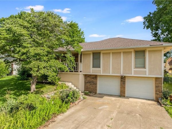 16312 E 28th Street, Independence, MO 64055