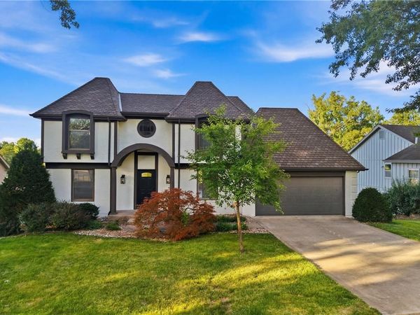 3628 NE Basswood Drive, Lee's Summit, MO 64064