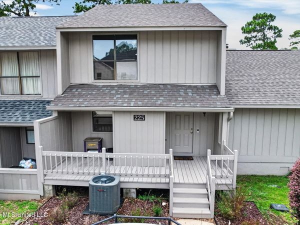 225 Highpoint Drive, Diamondhead, MS 39525