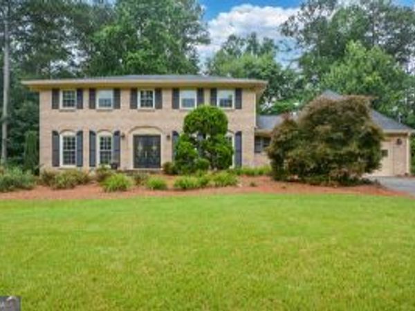 2355 N Peachtree Way, Dunwoody, GA 30338