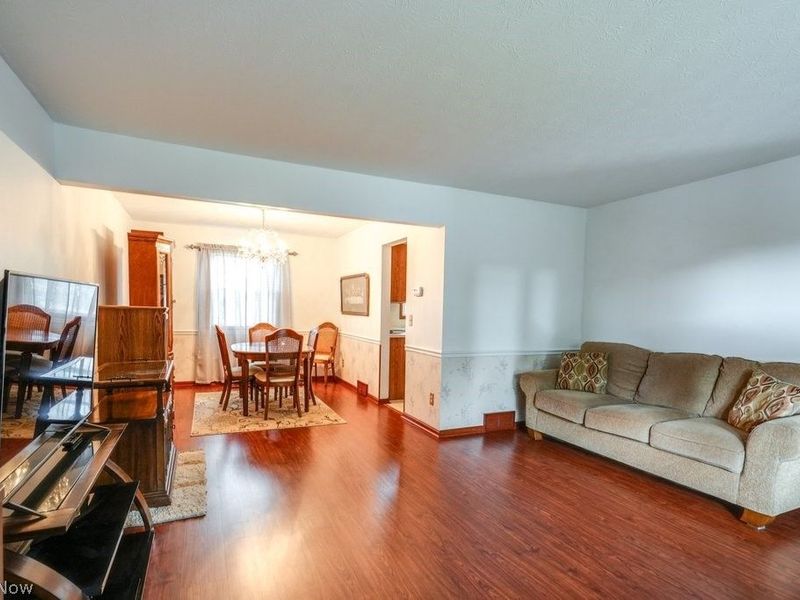 4124 Coral Gables Drive, Parma, OH 44134 Photo 9