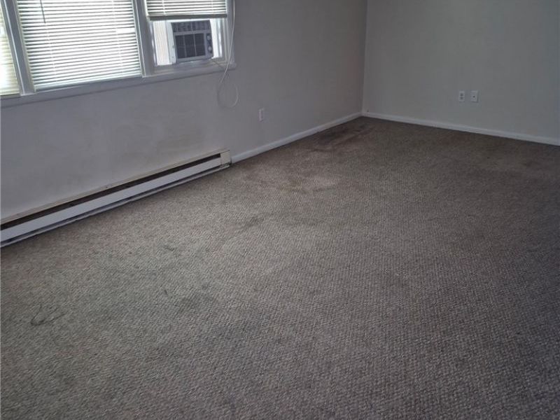 640 Lakeside Drive, Unit 8, Cambridge, OH 43725 Photo 2