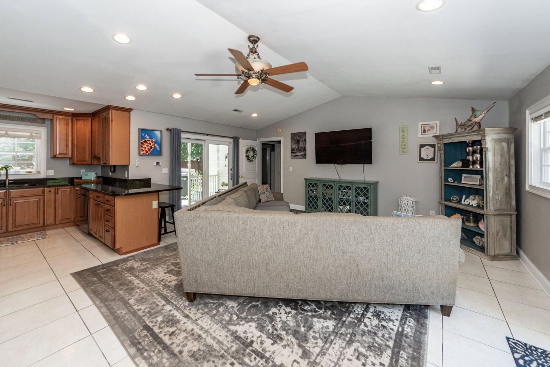 5717 San Flora Avenue Photo 35