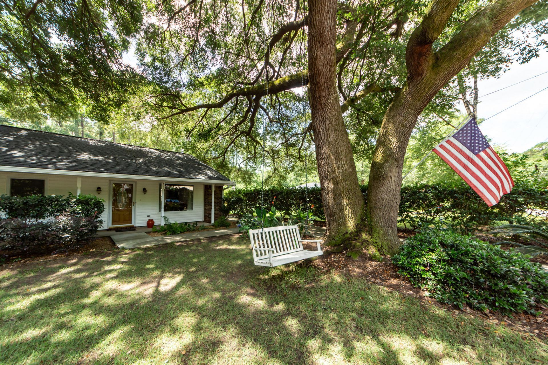 5717 San Flora Avenue Photo 6
