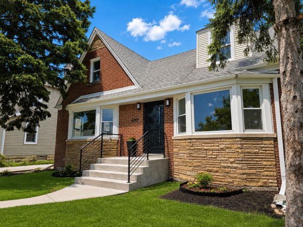 4727 N Newcastle Avenue , Harwood Heights, IL 60706