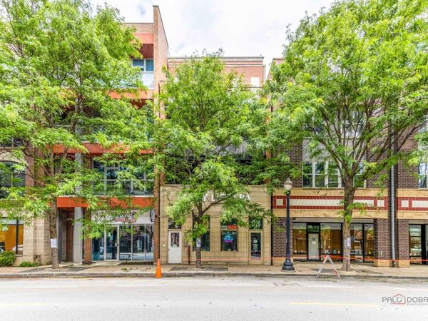 1720 W Belmont Avenue , Unit 2, Chicago, IL 60657