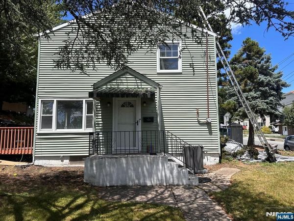 97 Echo, ELMWOOD PARK, NJ 07407