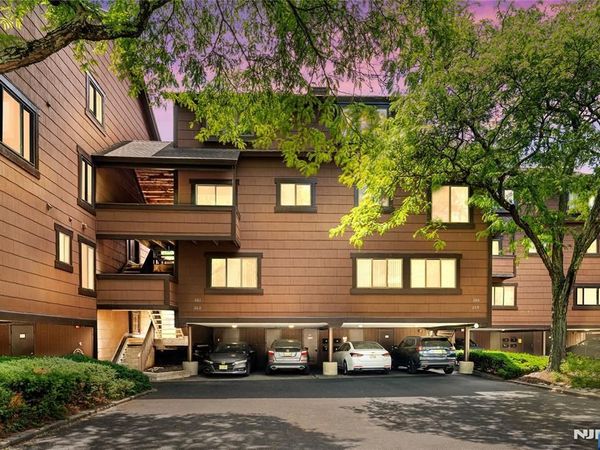 261 Sunset Key, SECAUCUS, NJ 07094