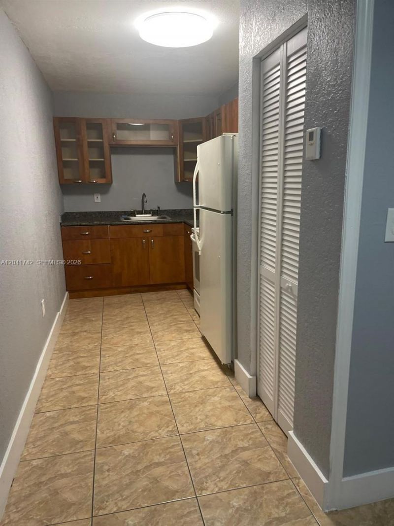 6950 W 6th Ave, Unit 308, Hialeah, FL 33014 Photo