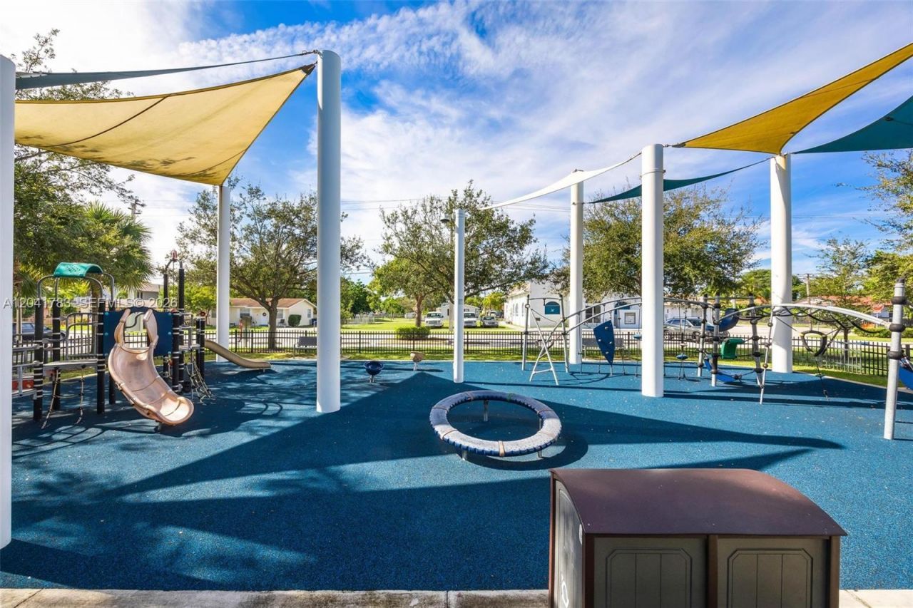 601 NW 3rd Ave , Hallandale Beach, FL 33009 Photo
