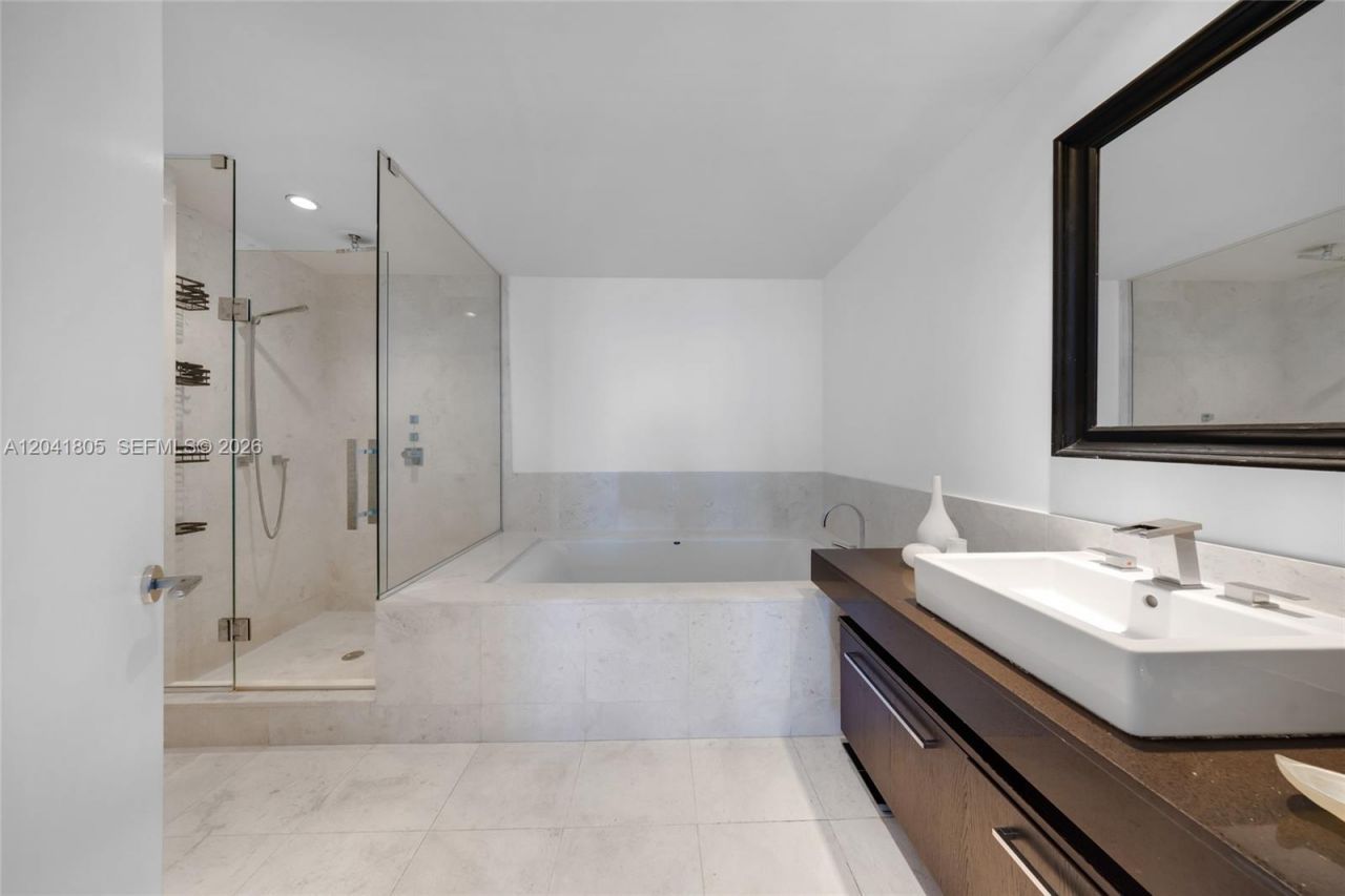17121 Collins Ave , Unit 1406, Sunny Isles Beach, FL 33160 Photo