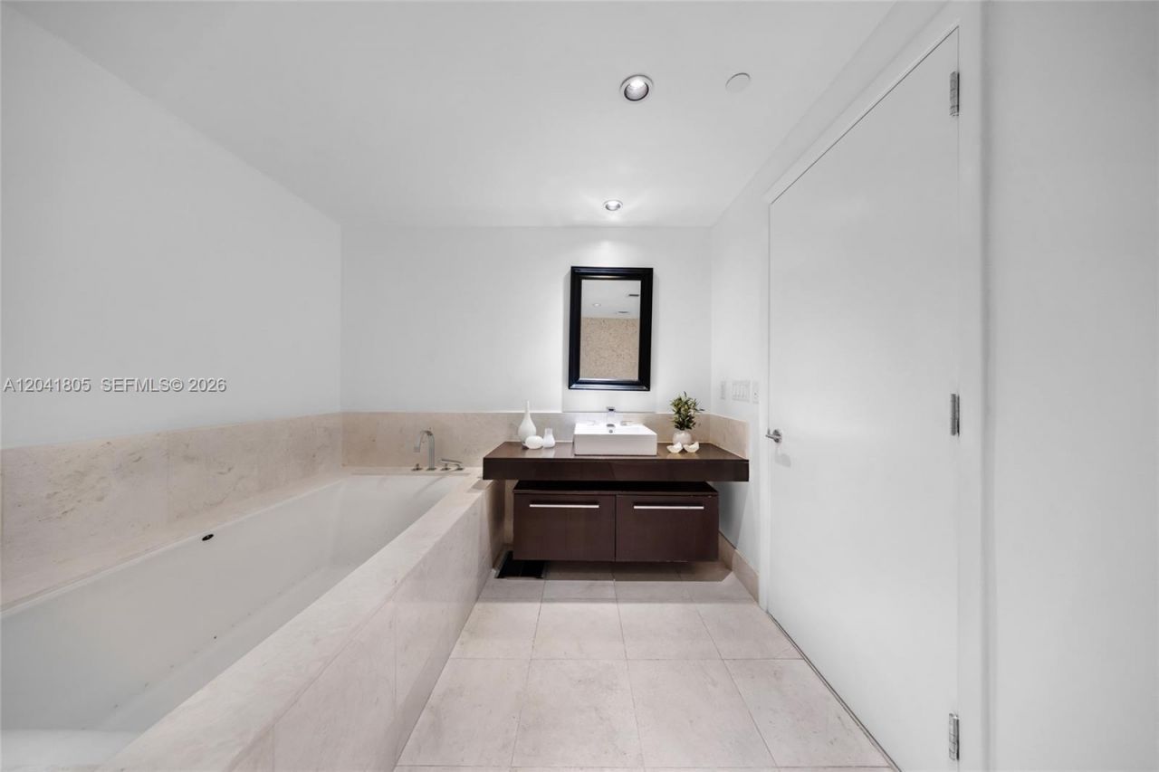 17121 Collins Ave , Unit 1406, Sunny Isles Beach, FL 33160 Photo