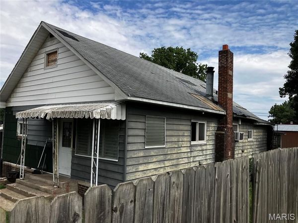 215 W 4th Street , West Frankfort, IL 62896
