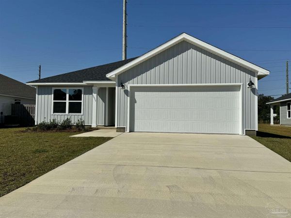 9704 Angel Oak Dr, Pensacola, FL 32526