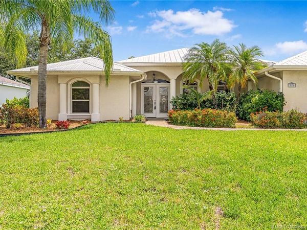 524 SE Nome Drive , Port St Lucie, FL 34984