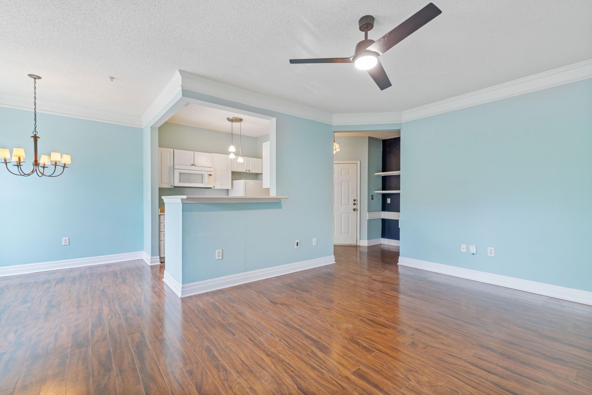 2322 Chatelain Way Photo 10