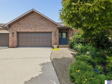 740 Lancashire Court, Lincoln, NE 68510