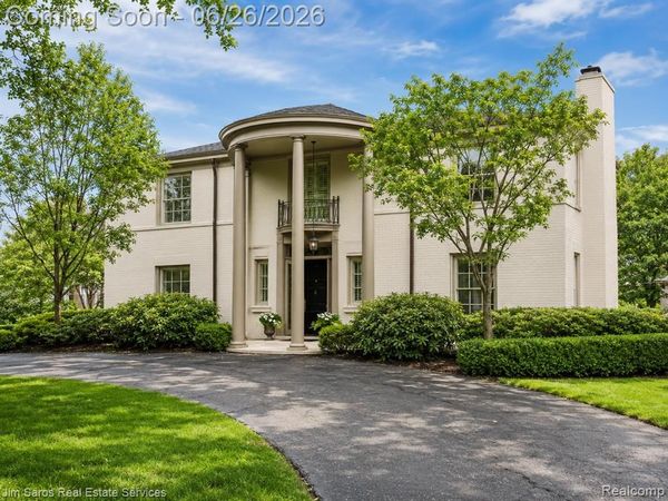 688 Balfour Street, Grosse Pointe Park, MI 48230