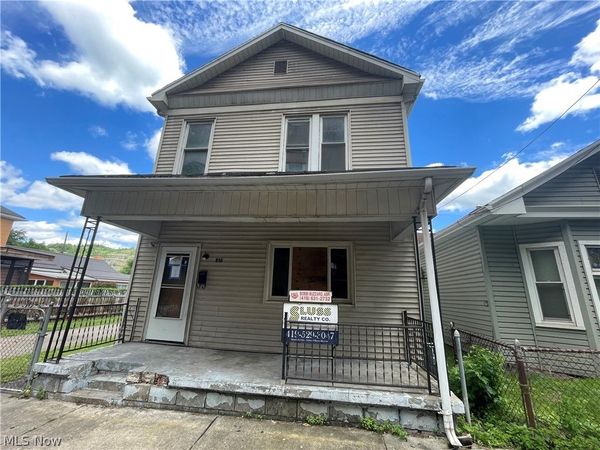 810 N 6th Avenue , Steubenville, OH 43952