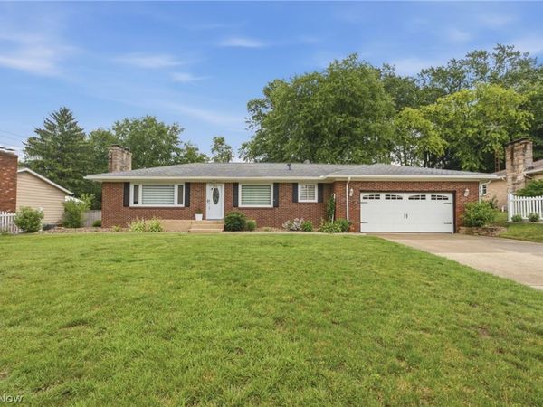 13484 Judy Avenue NW, Uniontown, OH 44685