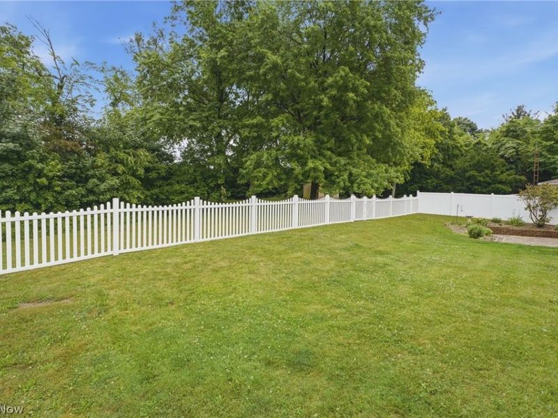 13484 Judy Avenue NW, Uniontown, OH 44685 Photo 31
