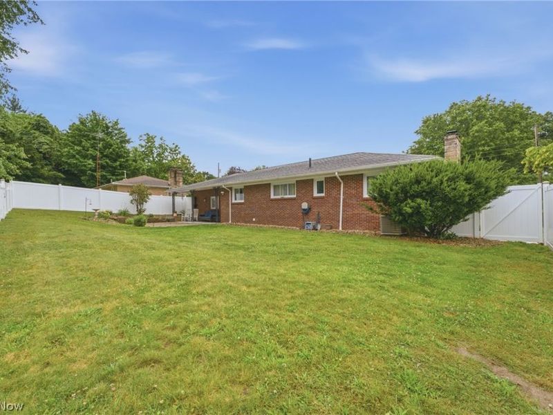 13484 Judy Avenue NW, Uniontown, OH 44685 Photo 31