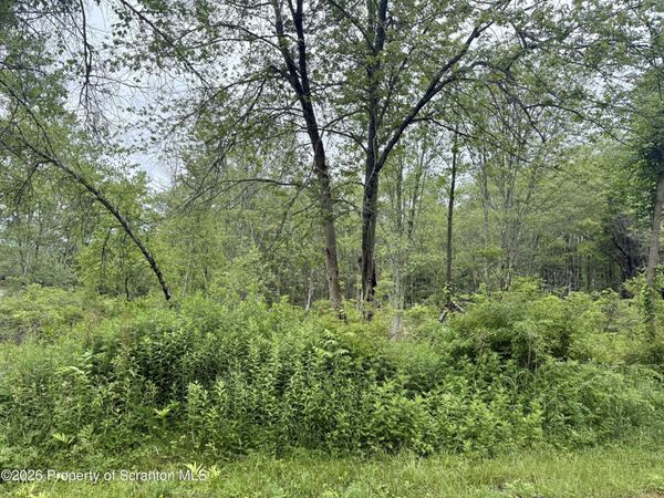 80 Highpoint Drive, Lake Ariel, PA 18436