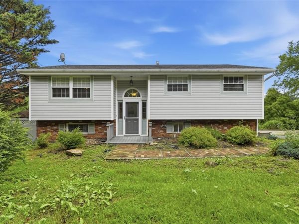 521 Friendship Drive , Mckeesport, PA 15135