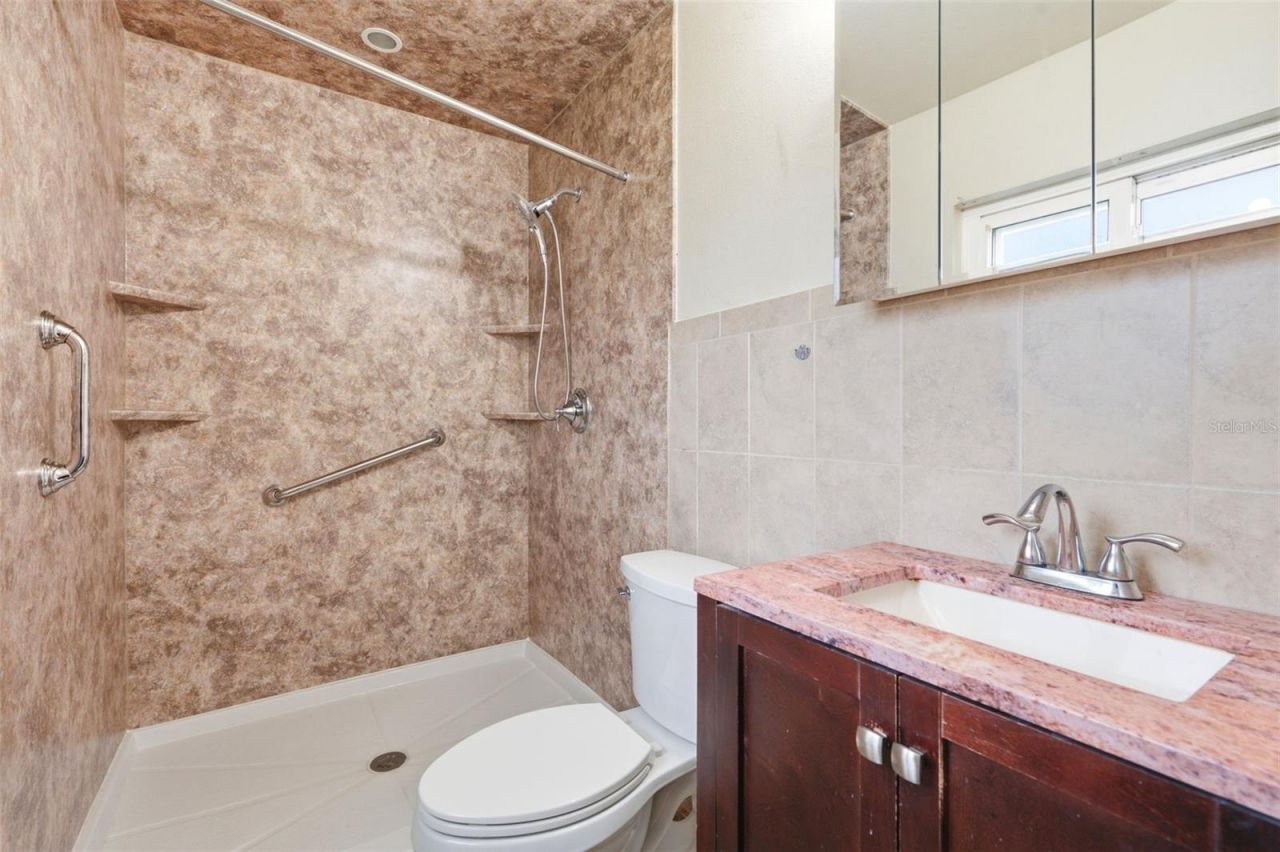 1606 Lark Lane , Brandon, FL 33510 Photo