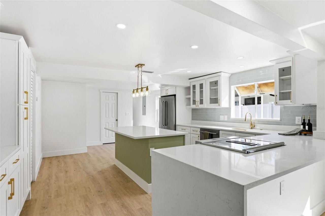 301 81st Avenue Ne, Saint Petersburg, FL 33702 Photo