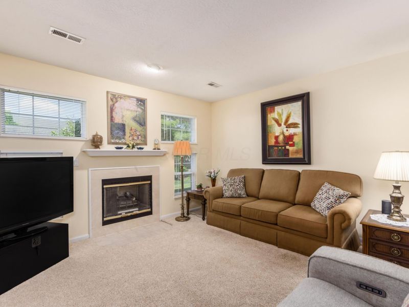 2469 Warm Springs Drive, Hilliard, OH 43026 Photo 7